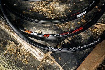 Обід Remerx ROCKY 22 RX 3022, 26'', 559x22, 32 отв., AV, пістонований, чорний анодований, E-Bike