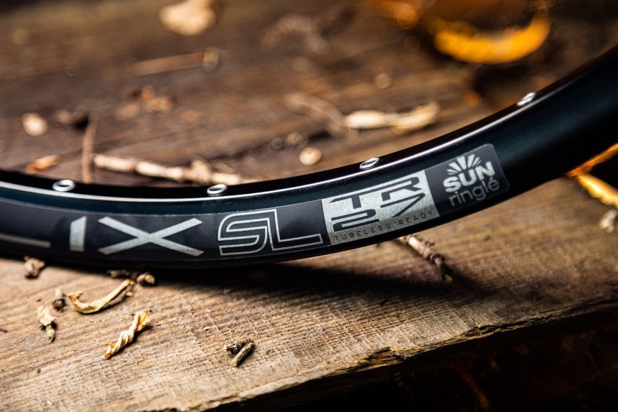 Обід SUNringl&eacute; Helix TR27 SL 29", 622x24, 32 отв, пістонований, чорний, анодований, tubeless ready