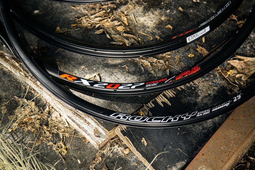 Обід Remerx ROCKY 22 RX 3022, 26'', 559x22, 32 отв., AV, пістонований, чорний анодований, E-Bike